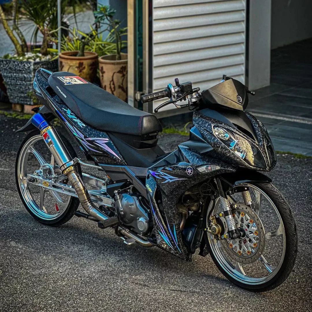 X1R Modified Hitam